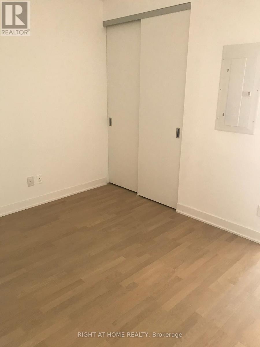 705 - 203 Catherine Street, Ottawa, Ontario  K2P 1J5 - Photo 6 - X12436351