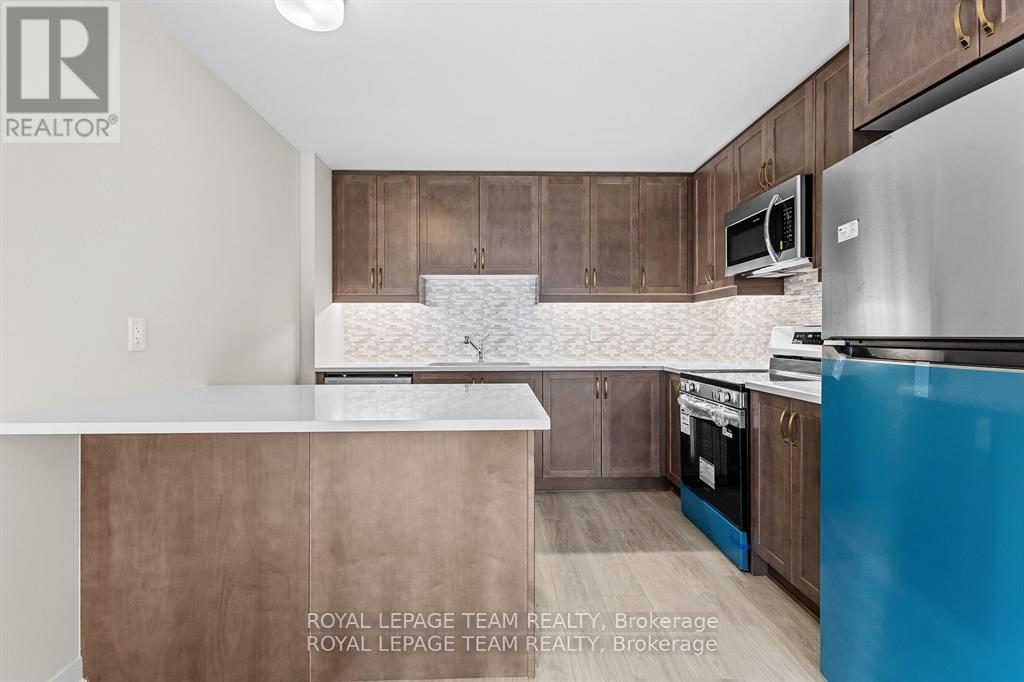 712 Parnian Private, Ottawa, Ontario  K2J 7K6 - Photo 4 - X12436476