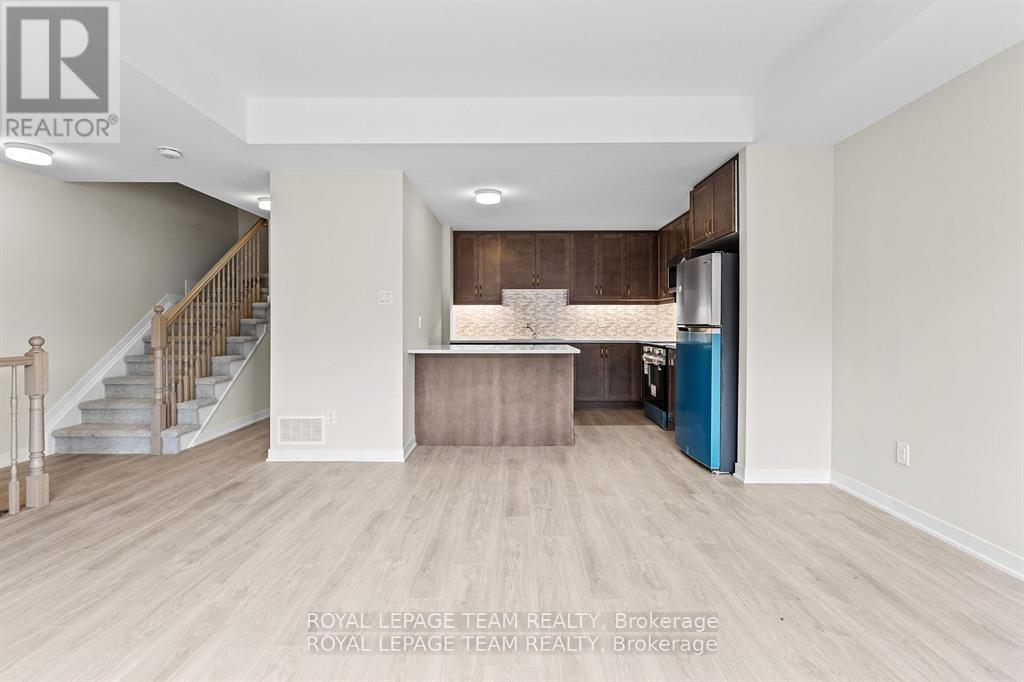 712 Parnian Private, Ottawa, Ontario  K2J 7K6 - Photo 5 - X12436476