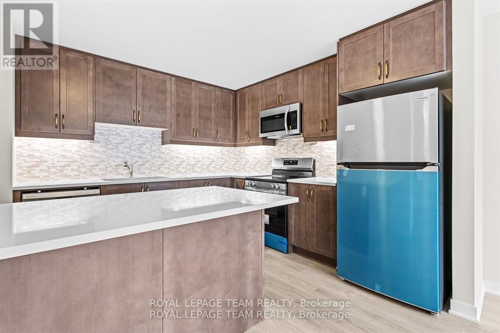 712 Parnian Private, Ottawa, Ontario  K2J 7K6 - Photo 6 - X12436476