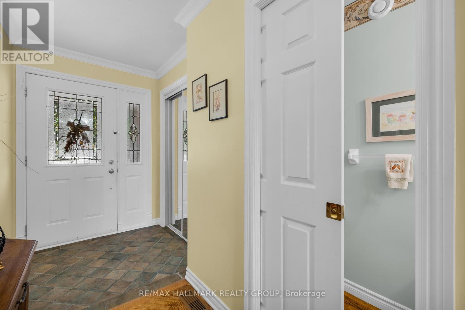 231 Beley Street, Brockville, Ontario  K6V 7J7 - Photo 3 - X12436522