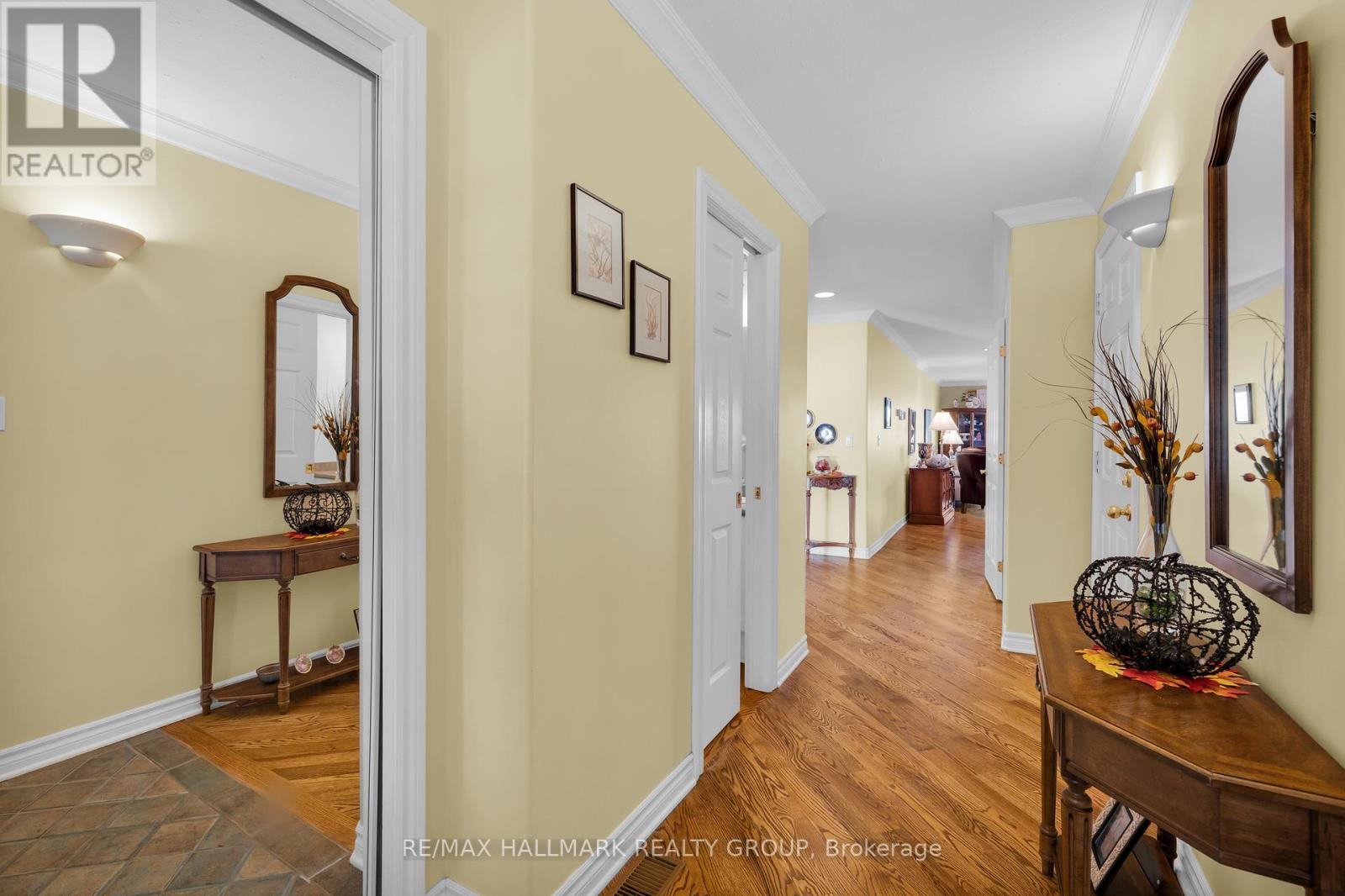 231 Beley Street, Brockville, Ontario  K6V 7J7 - Photo 4 - X12436522
