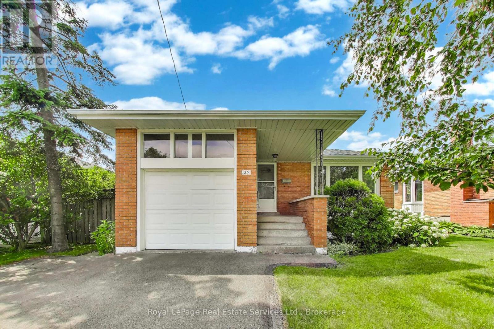 25 SANDRINGHAM AVENUE, Hamilton, Ontario