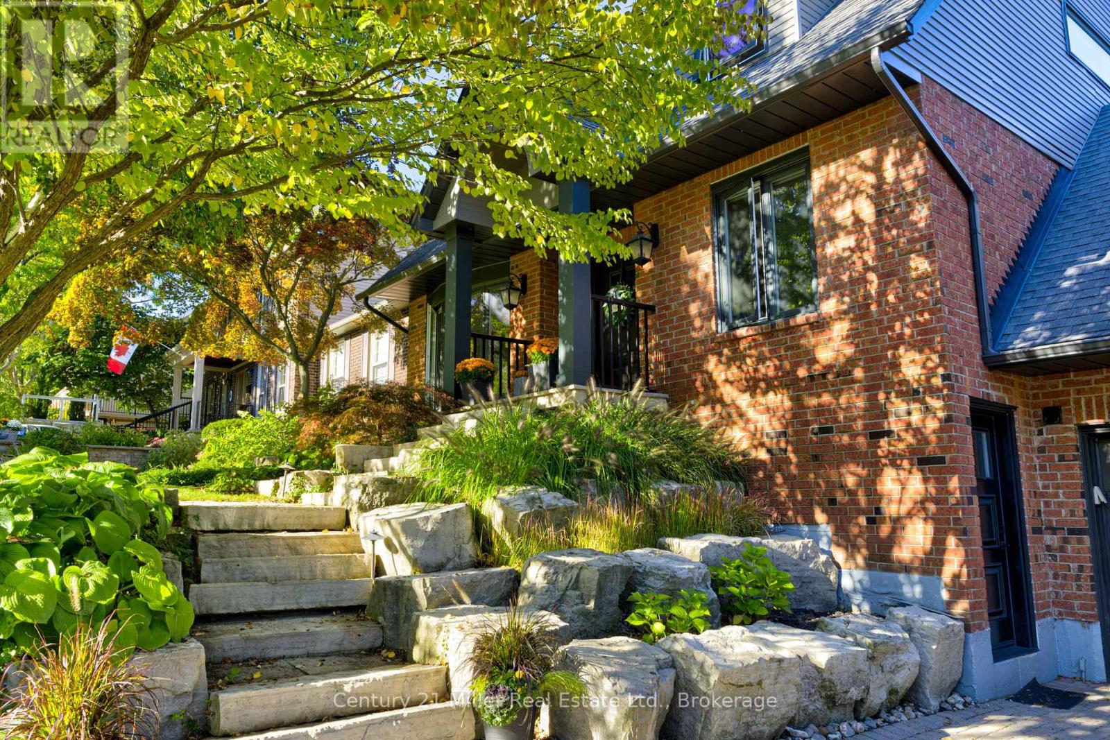 6 Mays Crescent, Hamilton, Ontario  L0R 2H4 - Photo 2 - X12436431