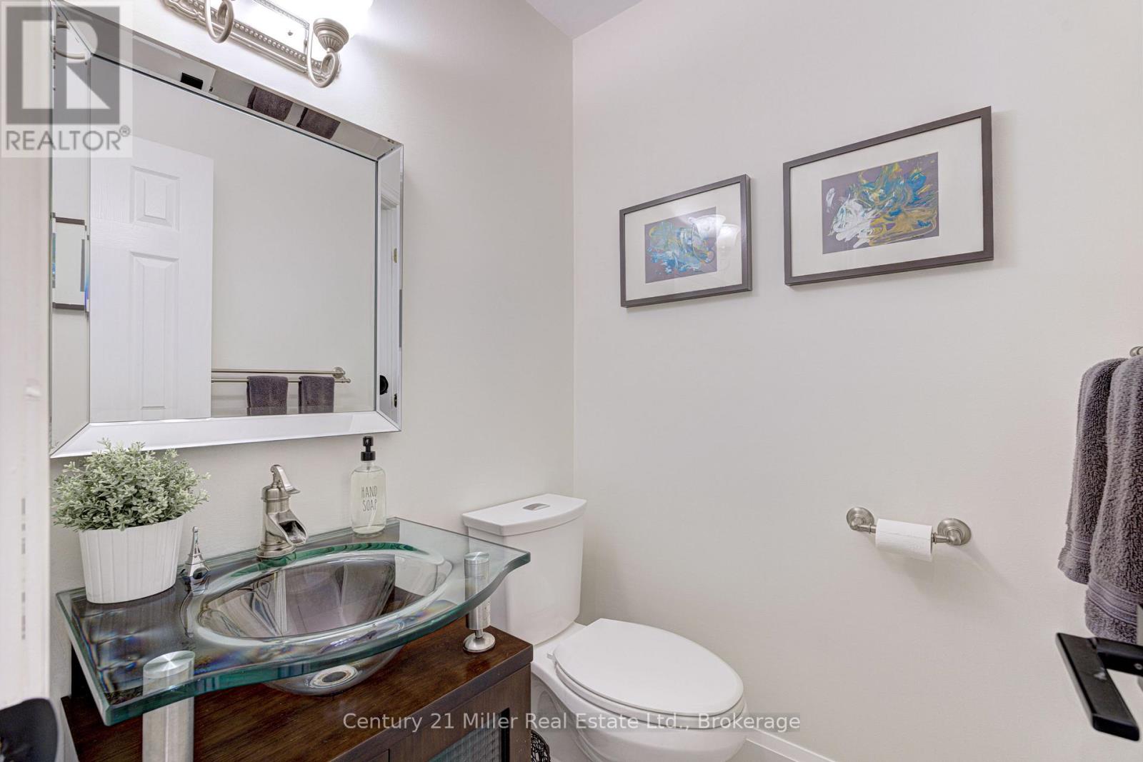 6 Mays Crescent, Hamilton, Ontario  L0R 2H4 - Photo 30 - X12436431