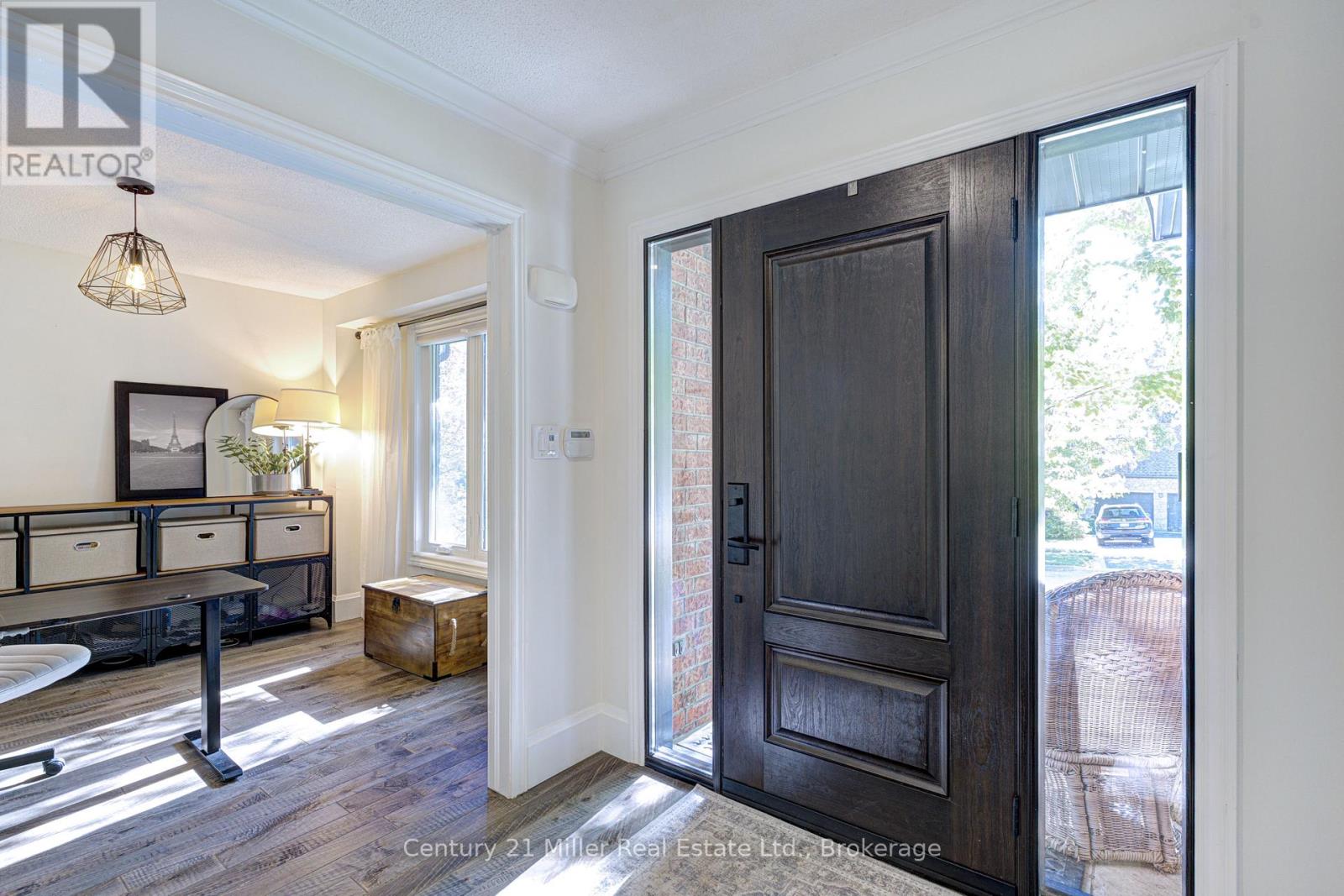 6 Mays Crescent, Hamilton, Ontario  L0R 2H4 - Photo 6 - X12436431