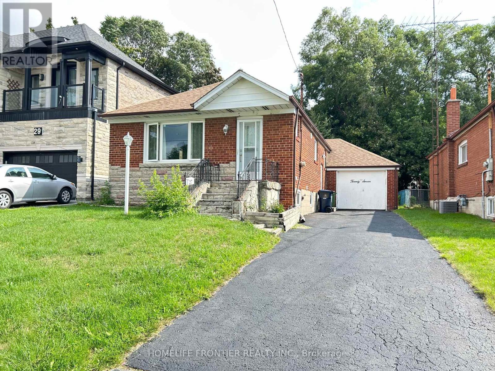 27 Rensburg Drive, Toronto, Ontario  M1K 3A2 - Photo 2 - E12436217