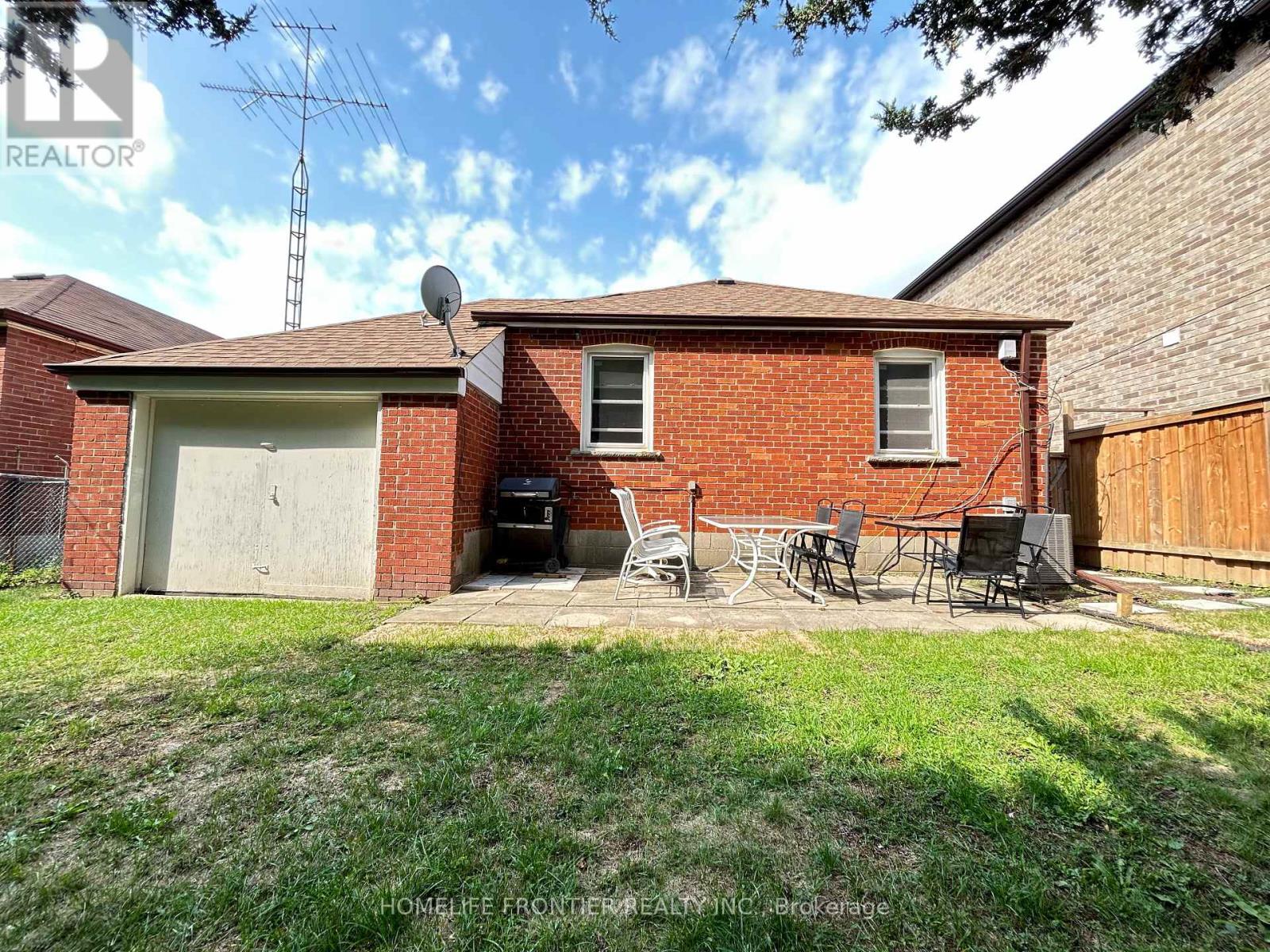 27 Rensburg Drive, Toronto, Ontario  M1K 3A2 - Photo 5 - E12436217