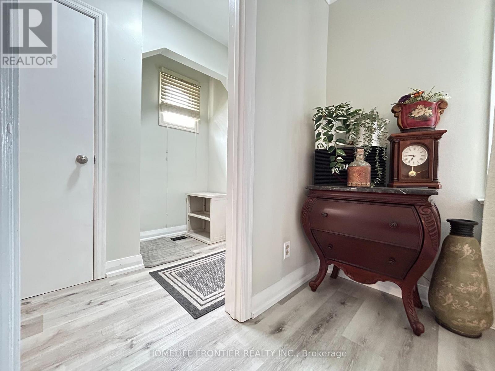 27 Rensburg Drive, Toronto, Ontario  M1K 3A2 - Photo 7 - E12436217