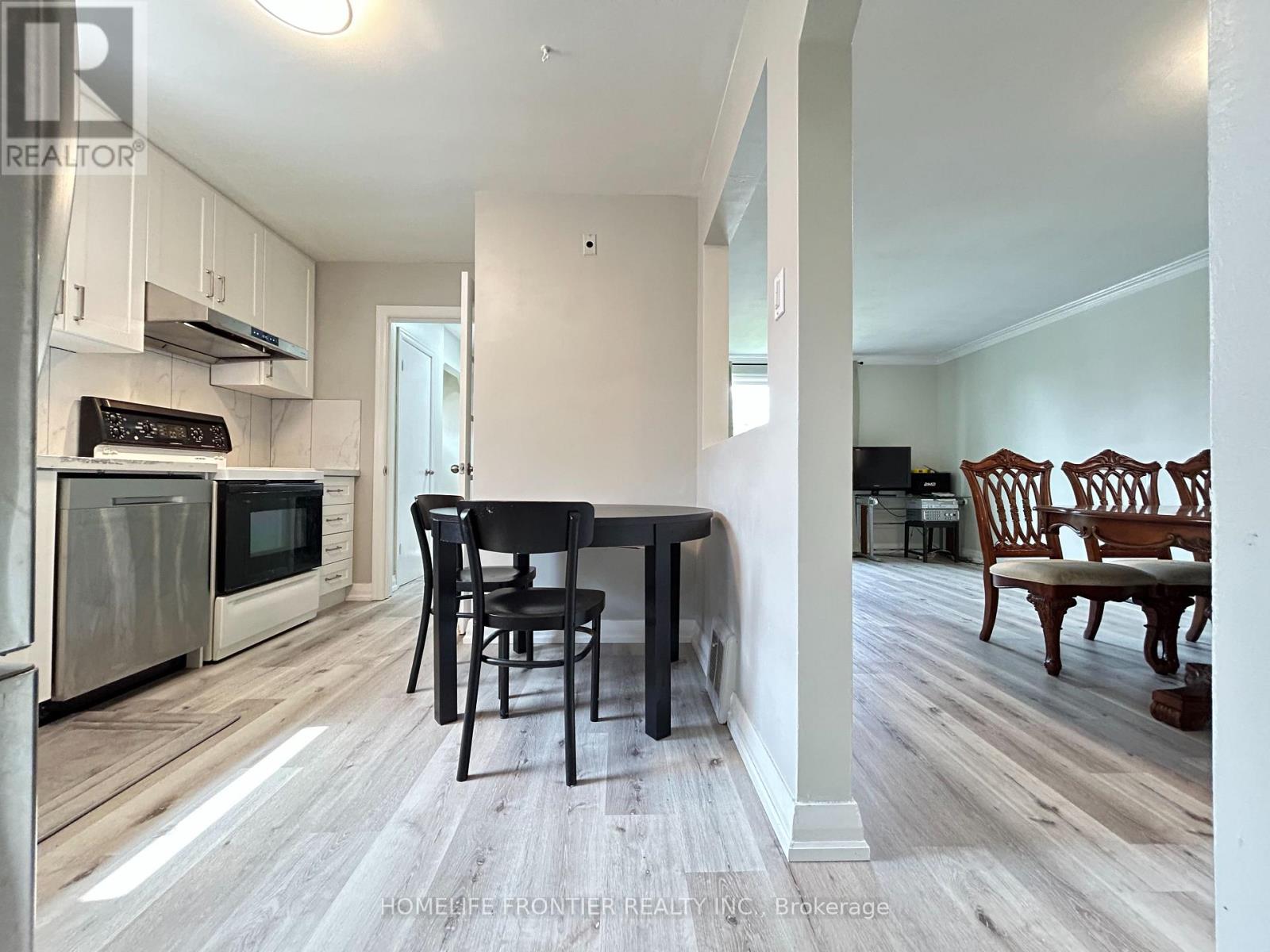 27 Rensburg Drive, Toronto, Ontario  M1K 3A2 - Photo 9 - E12436217