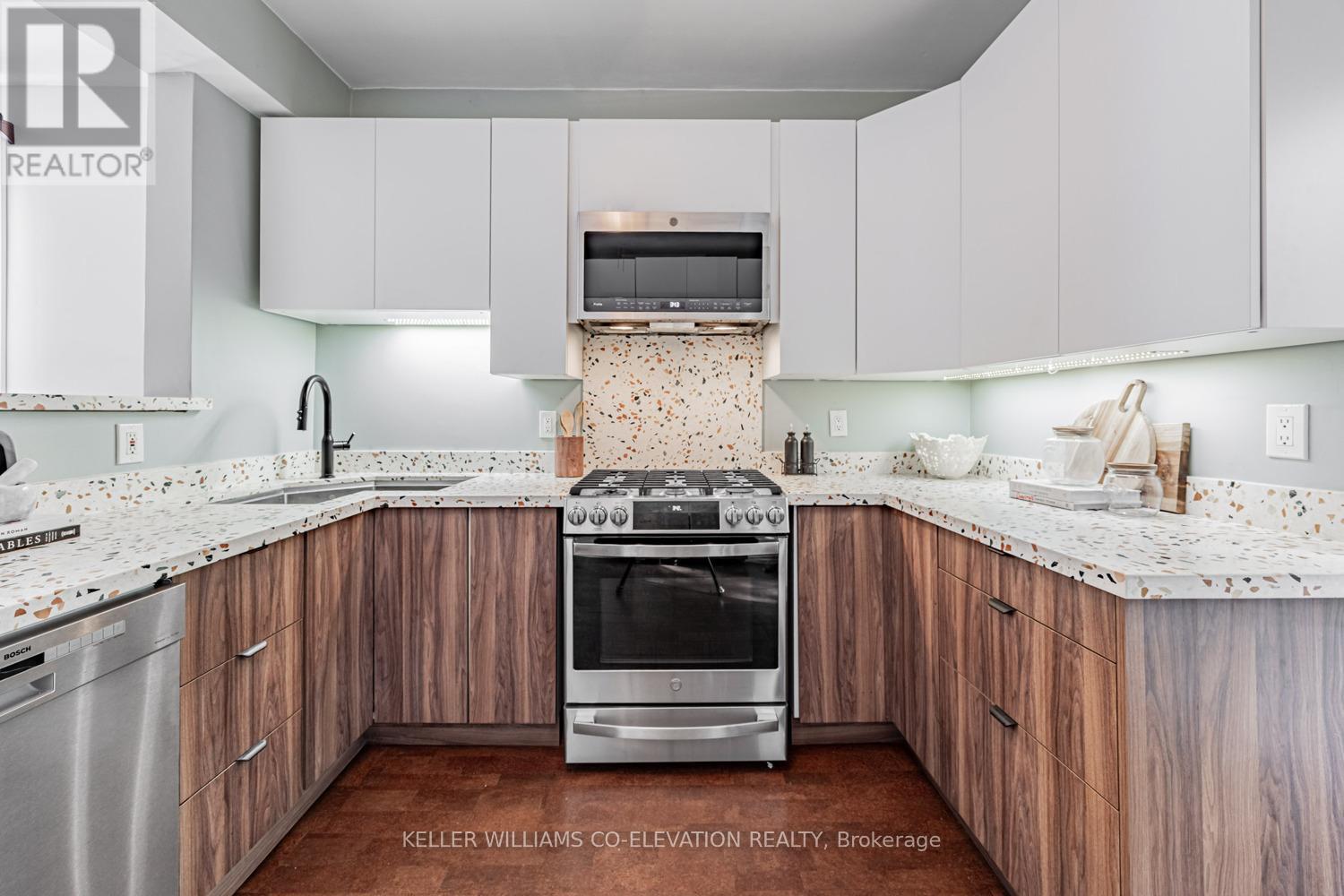 230 Ashdale Avenue, Toronto, Ontario  M4L 2Y9 - Photo 13 - E12436227