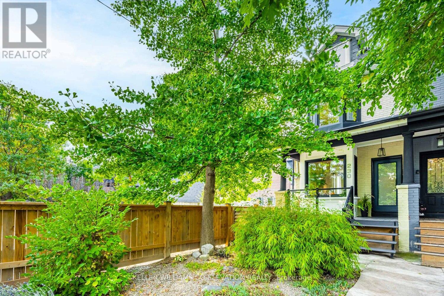 230 Ashdale Avenue, Toronto, Ontario  M4L 2Y9 - Photo 2 - E12436227