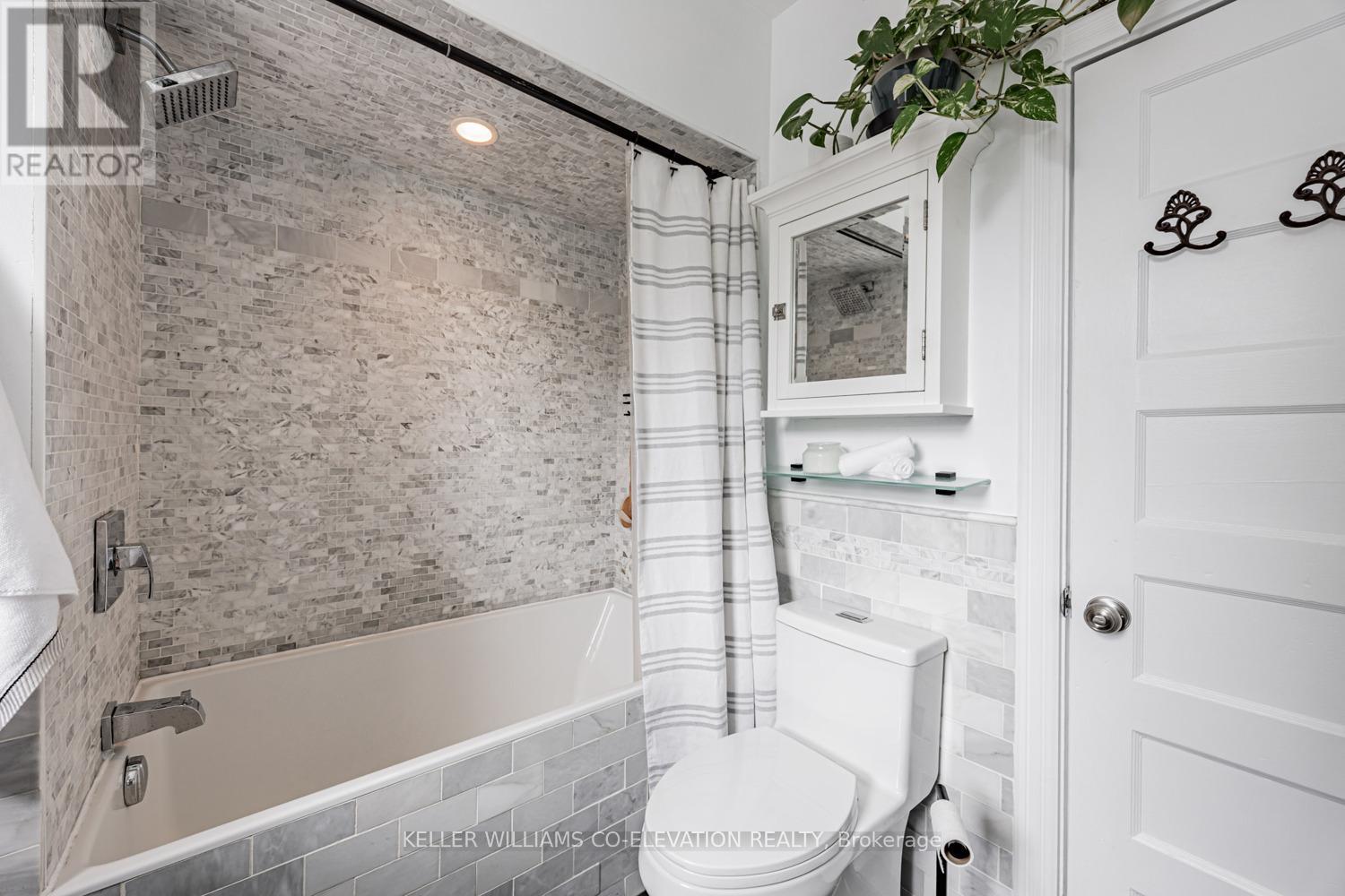 230 Ashdale Avenue, Toronto, Ontario  M4L 2Y9 - Photo 21 - E12436227