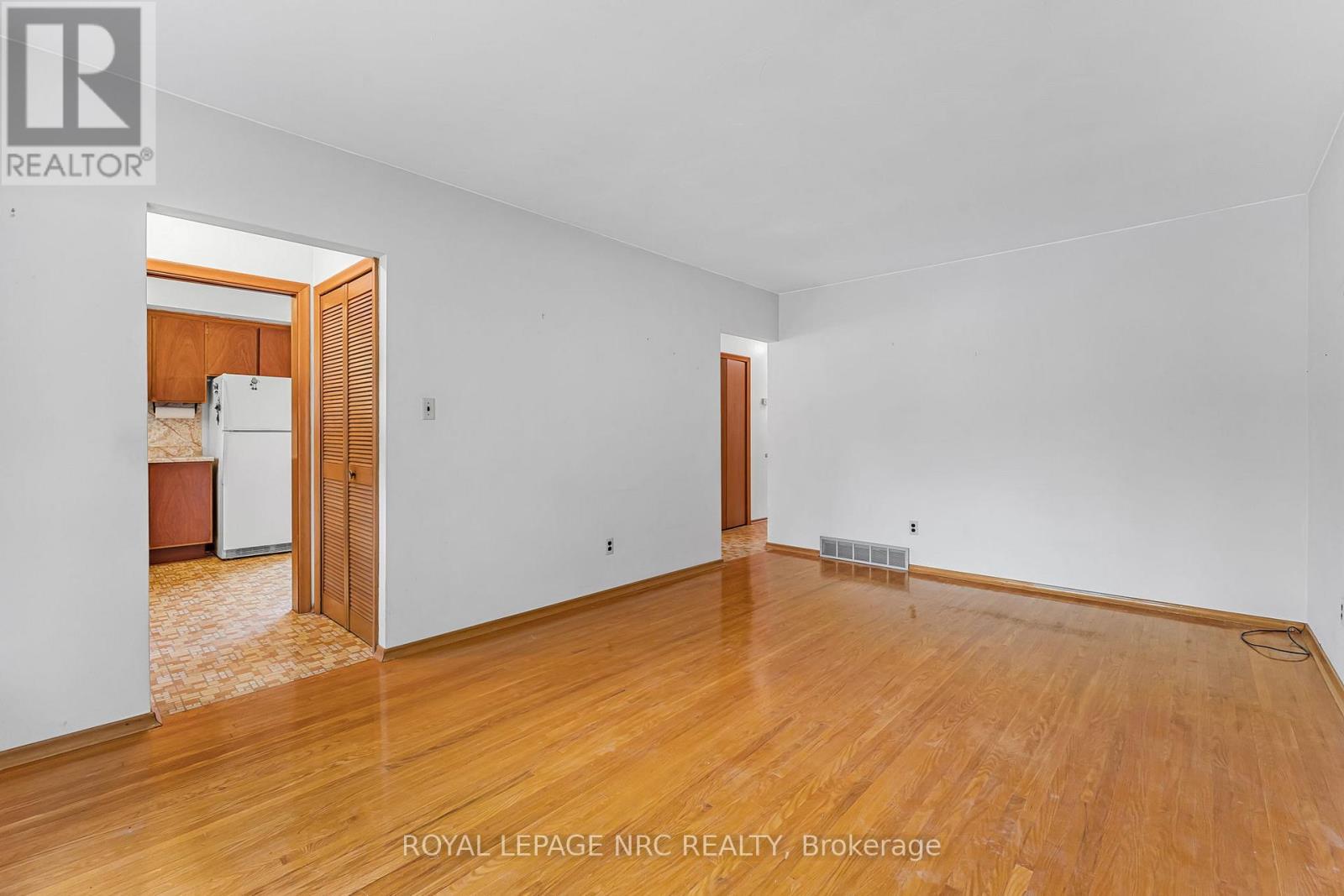 269 Rainbow Drive, Hamilton (Corman), Ontario  L8K 4G3 - Photo 15 - X12436332
