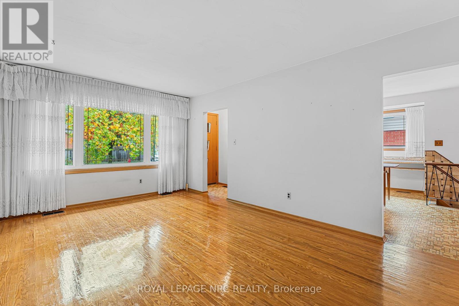 269 Rainbow Drive, Hamilton (Corman), Ontario  L8K 4G3 - Photo 16 - X12436332