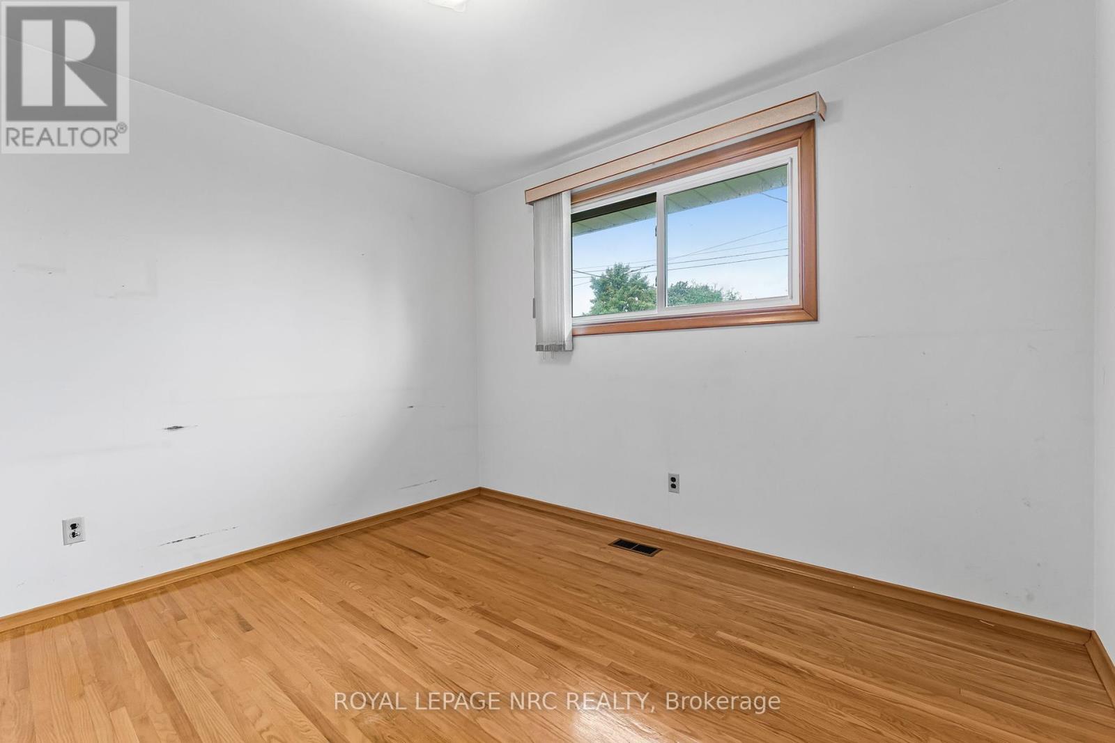 269 Rainbow Drive, Hamilton (Corman), Ontario  L8K 4G3 - Photo 24 - X12436332