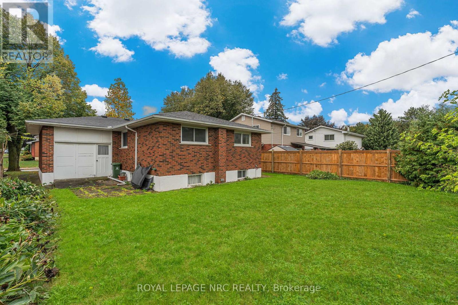 269 Rainbow Drive, Hamilton (Corman), Ontario  L8K 4G3 - Photo 6 - X12436332