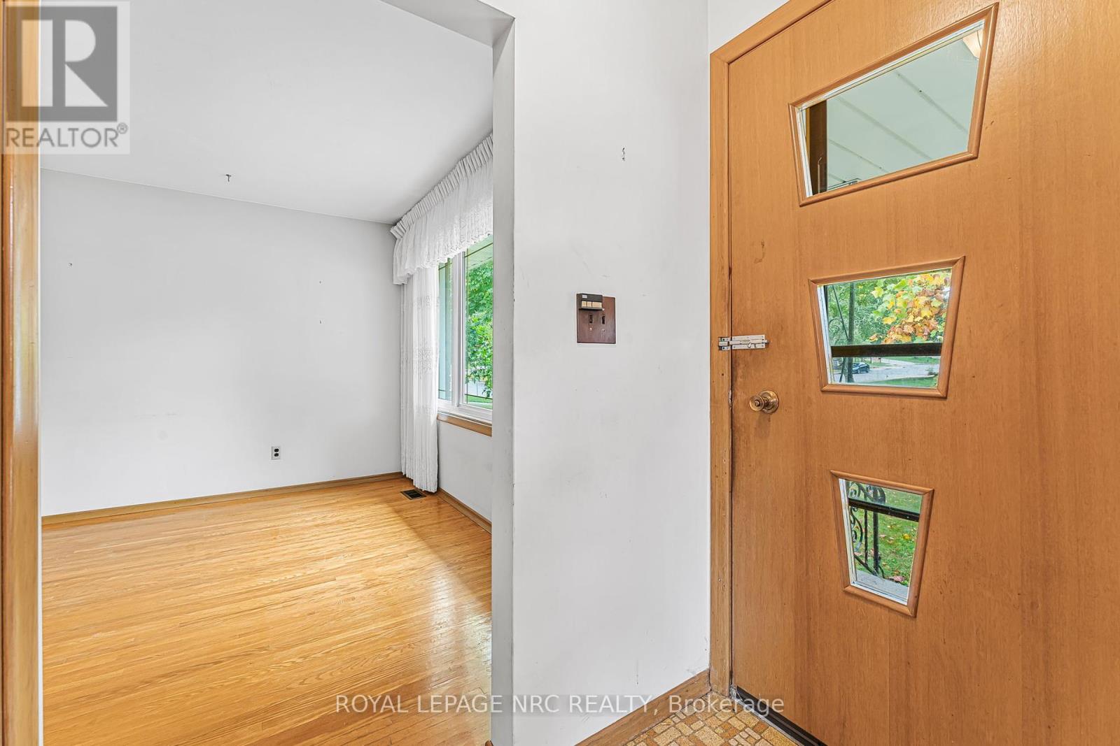 269 Rainbow Drive, Hamilton (Corman), Ontario  L8K 4G3 - Photo 9 - X12436332