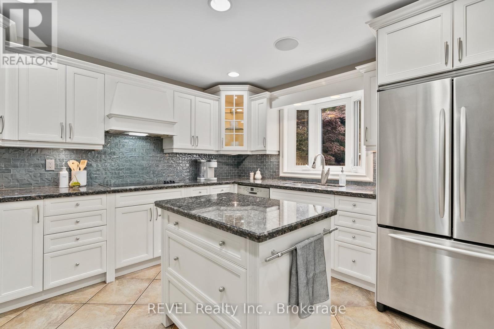78 Sovereign Drive, St. Catharines (Glendale/glenridge), Ontario  L2T 1Z7 - Photo 16 - X12436459