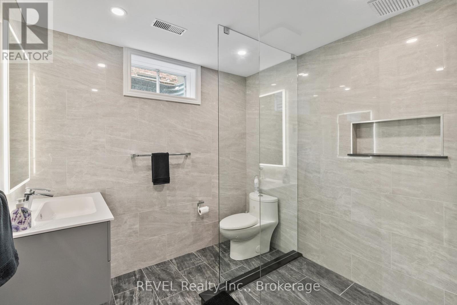 78 Sovereign Drive, St. Catharines (Glendale/glenridge), Ontario  L2T 1Z7 - Photo 34 - X12436459