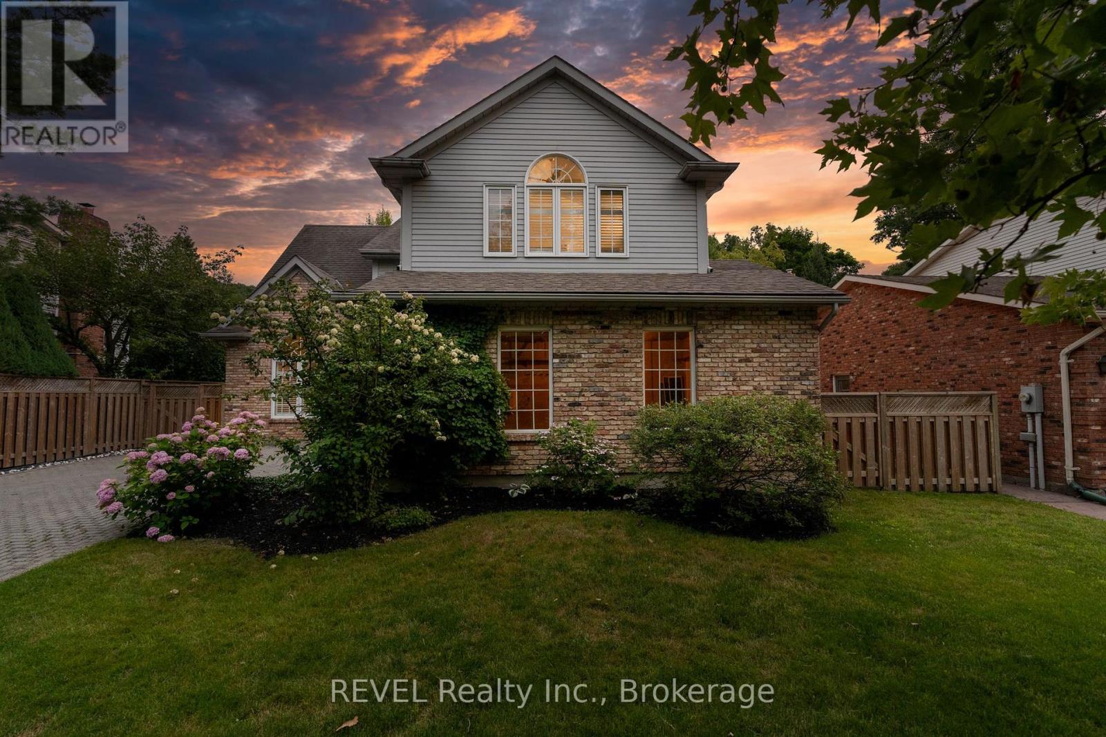 78 Sovereign Drive, St. Catharines (Glendale/glenridge), Ontario  L2T 1Z7 - Photo 4 - X12436459