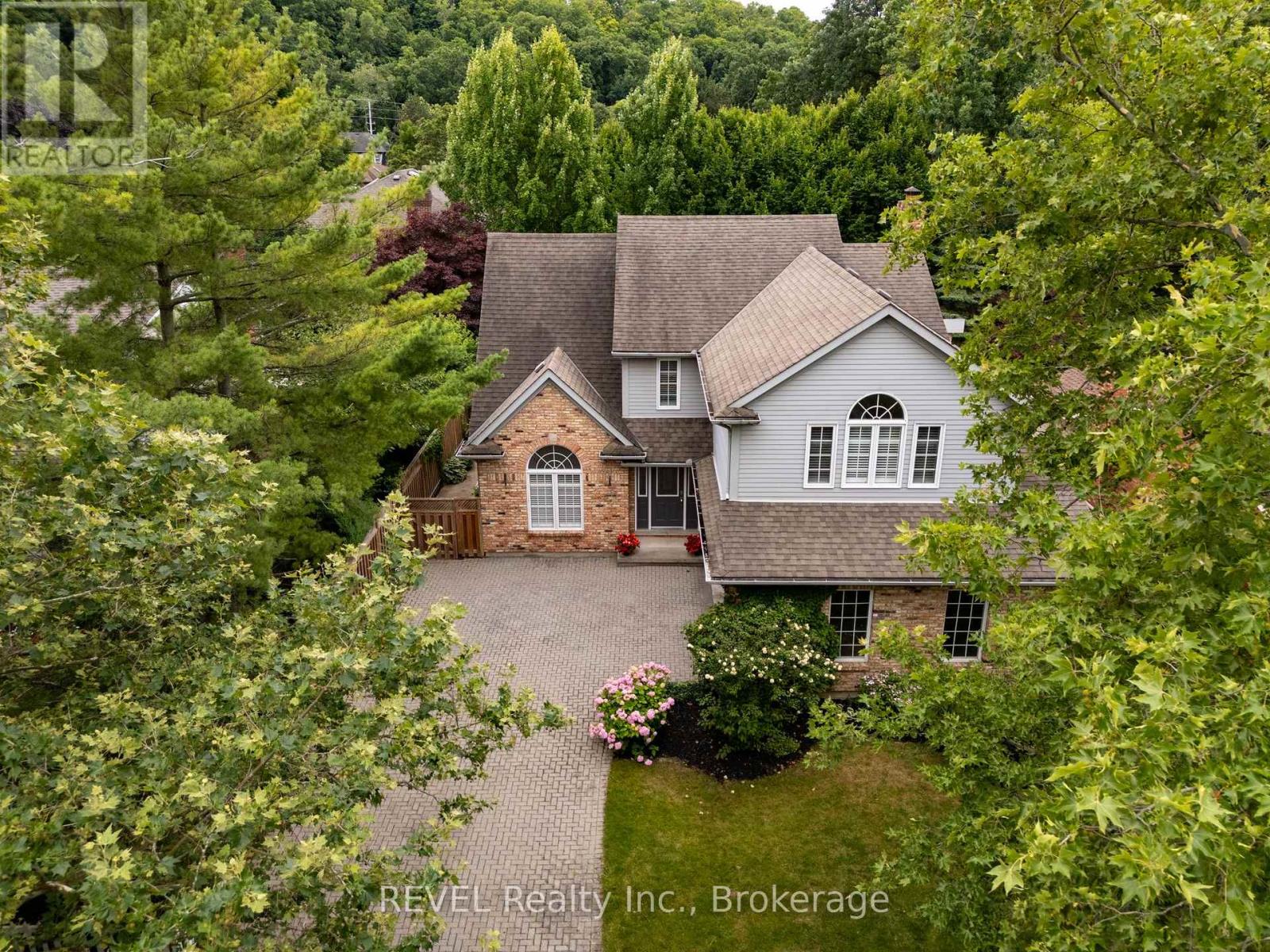 78 Sovereign Drive, St. Catharines (Glendale/glenridge), Ontario  L2T 1Z7 - Photo 5 - X12436459