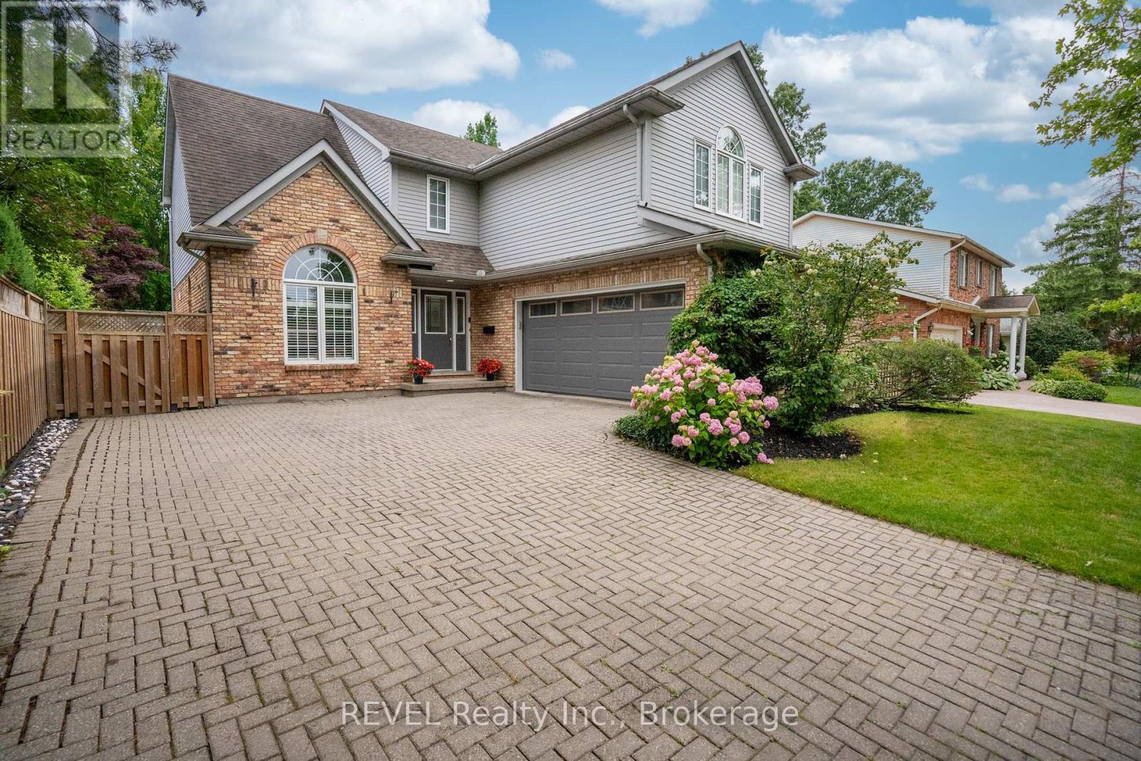 78 Sovereign Drive, St. Catharines (Glendale/glenridge), Ontario  L2T 1Z7 - Photo 8 - X12436459