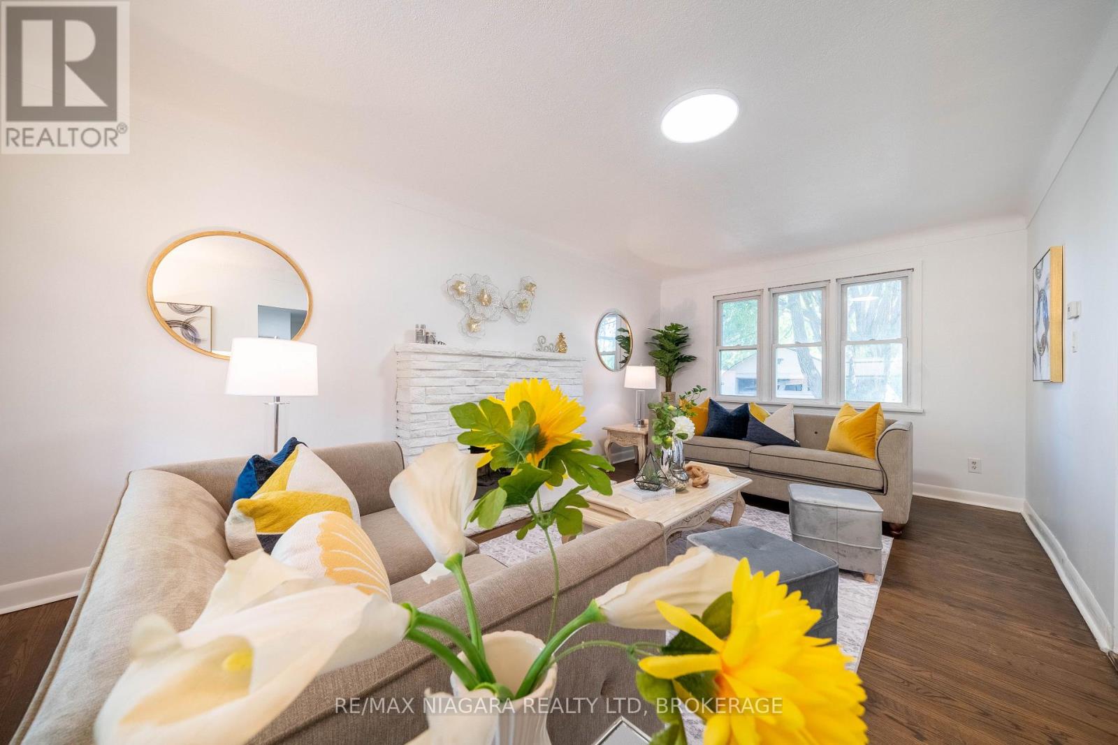 107 Village Road, St. Catharines (Glendale/glenridge), Ontario  L2T 3C3 - Photo 10 - X12436558