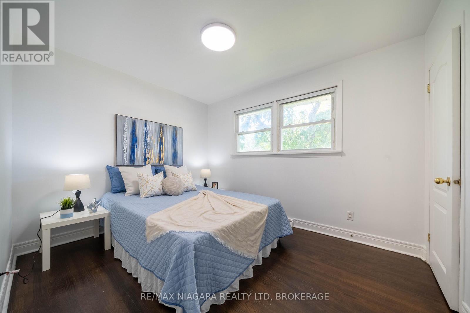 107 Village Road, St. Catharines (Glendale/glenridge), Ontario  L2T 3C3 - Photo 15 - X12436558