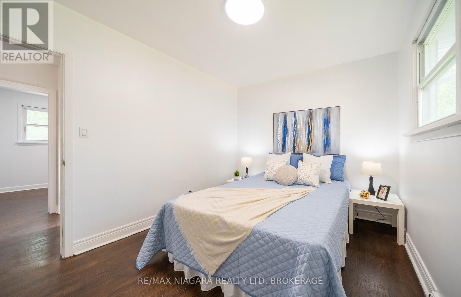 107 Village Road, St. Catharines (Glendale/glenridge), Ontario  L2T 3C3 - Photo 16 - X12436558