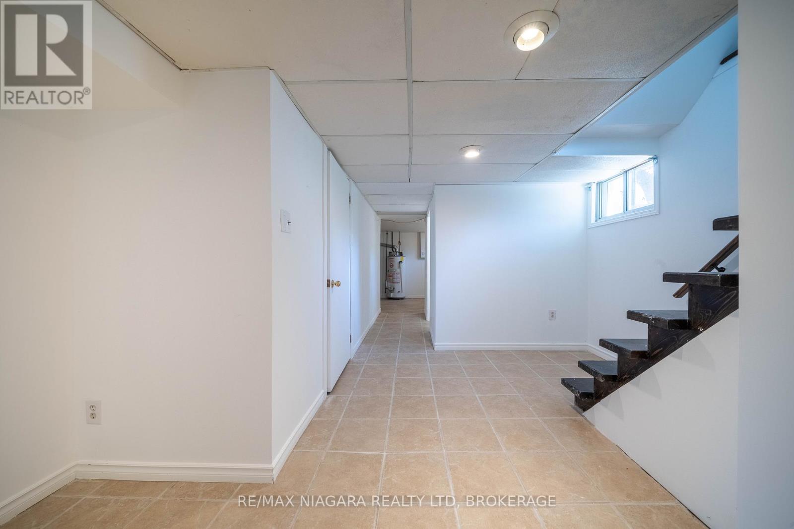 107 Village Road, St. Catharines (Glendale/glenridge), Ontario  L2T 3C3 - Photo 20 - X12436558