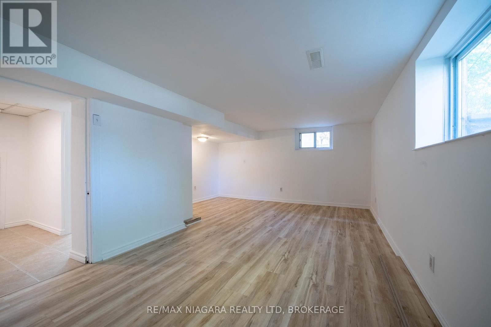 107 Village Road, St. Catharines (Glendale/glenridge), Ontario  L2T 3C3 - Photo 23 - X12436558