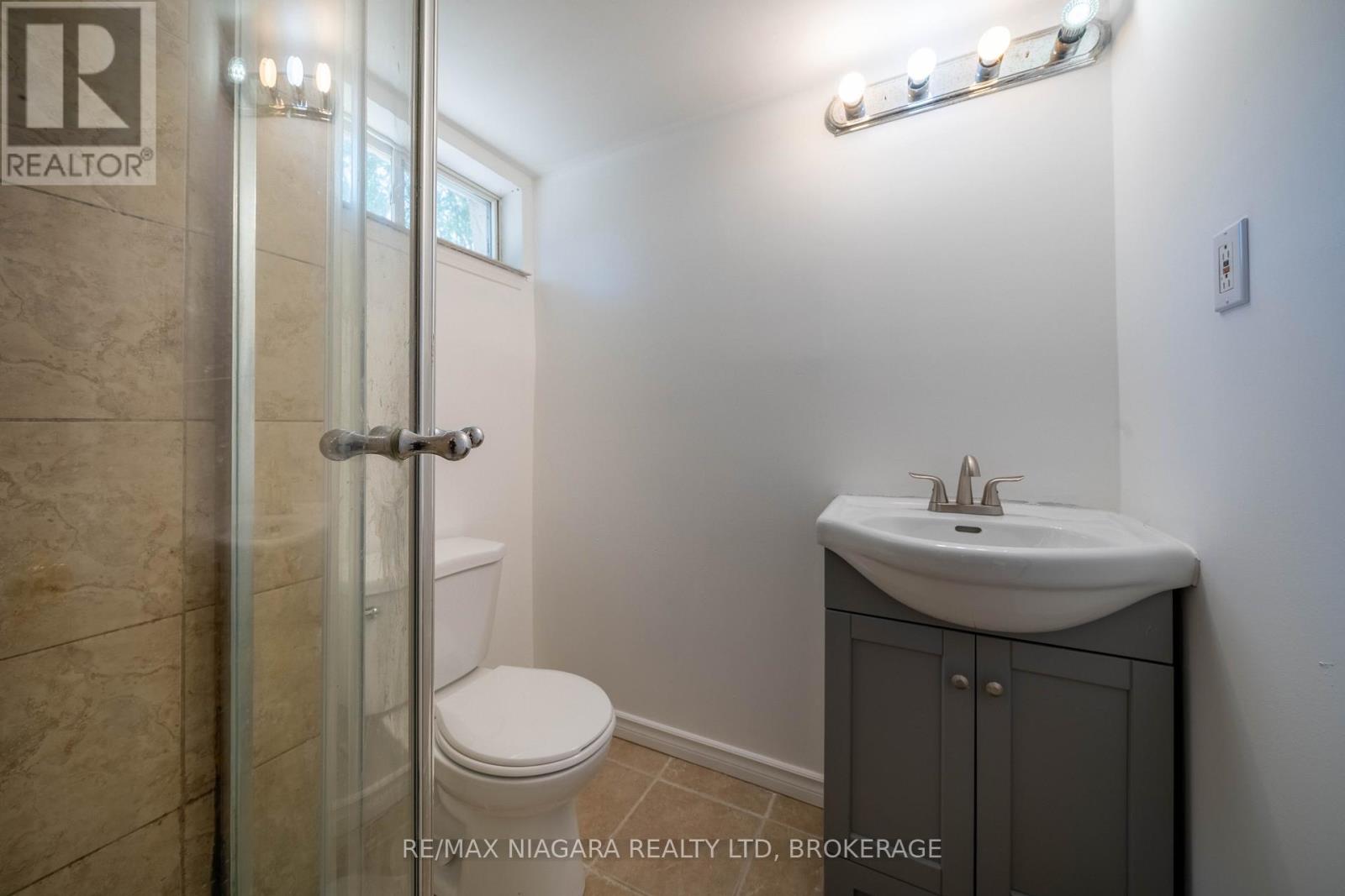 107 Village Road, St. Catharines (Glendale/glenridge), Ontario  L2T 3C3 - Photo 26 - X12436558