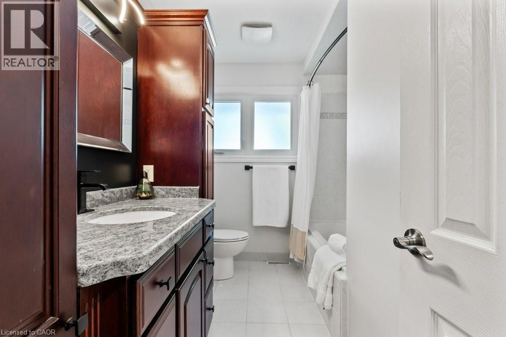 6975 Oxford Street, Niagara Falls, Ontario  L2J 1J3 - Photo 13 - 40773669