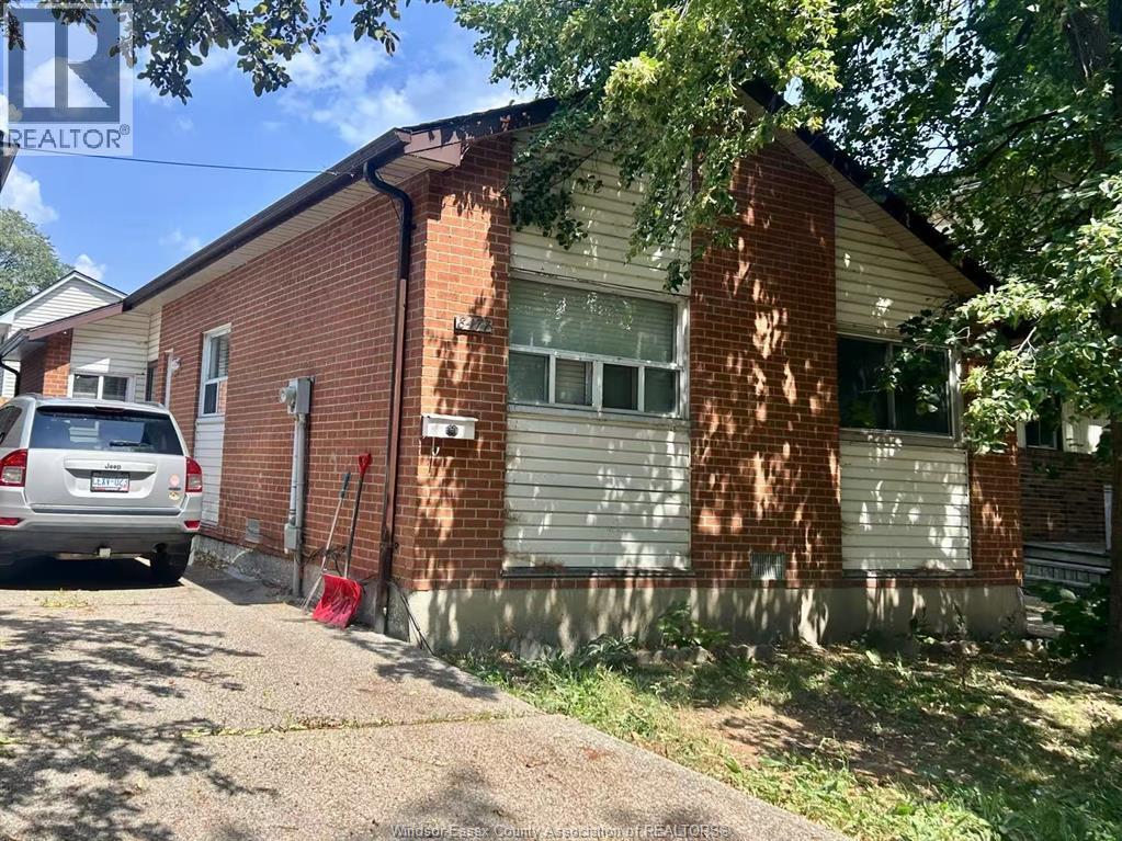 MLS# 25017017: 8477 DARLINGTON CRESCENT, Windsor, Canada