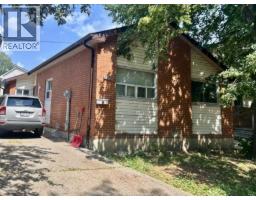 8477 DARLINGTON CRESCENT, Windsor, Ontario