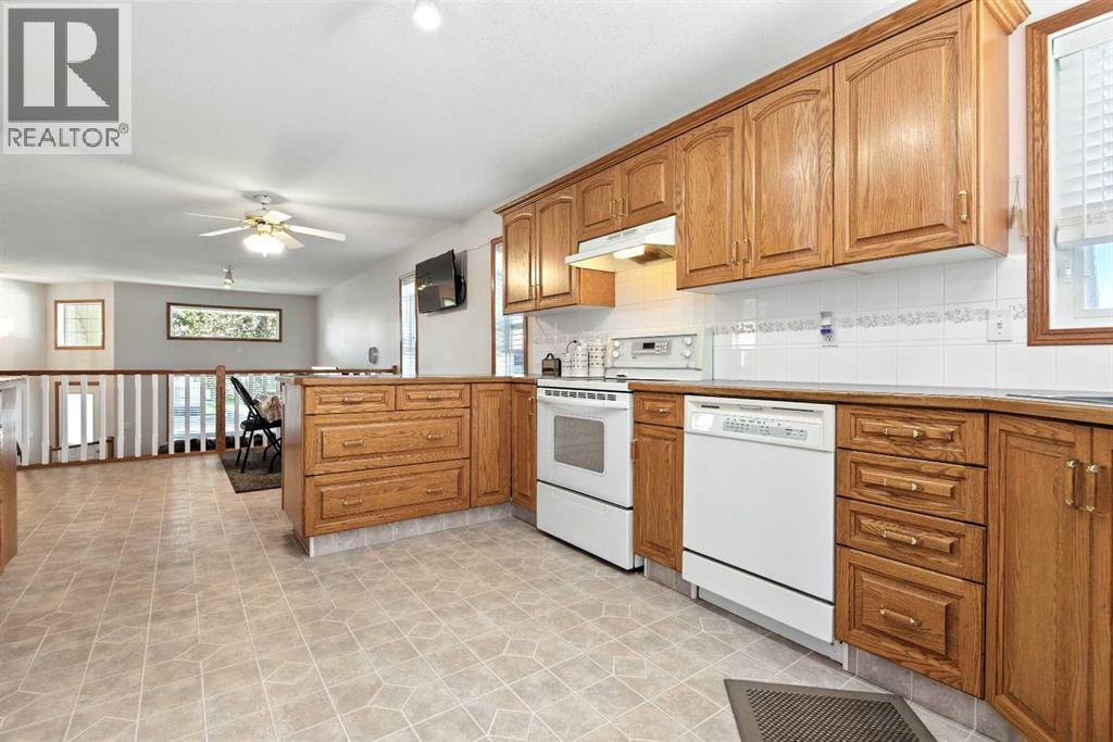 40 Ammeter Close, Red Deer, Alberta  T4R 2Y5 - Photo 9 - A2244993