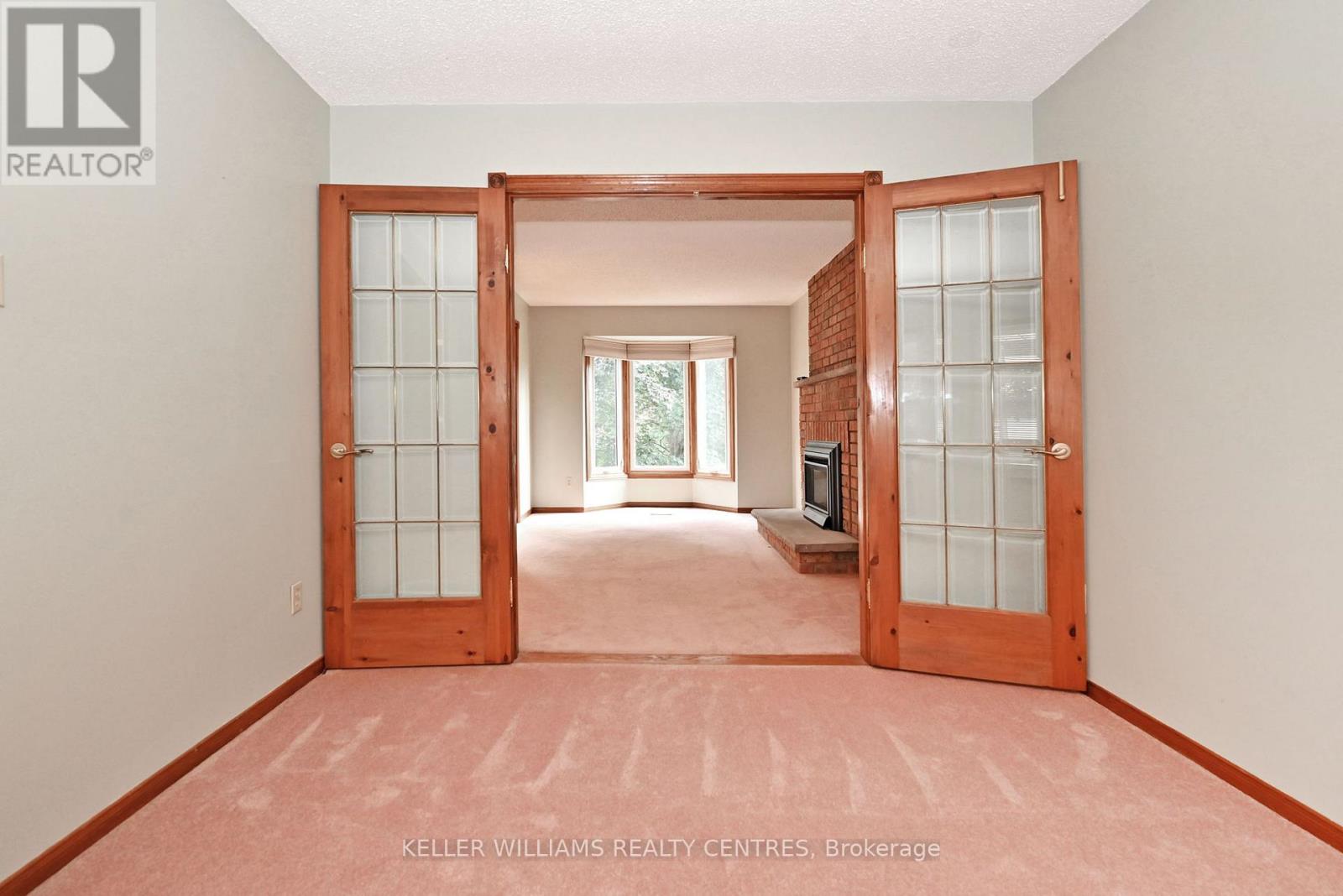 16 Lanewood Drive, Aurora, Ontario  L4G 4T7 - Photo 11 - N12436277