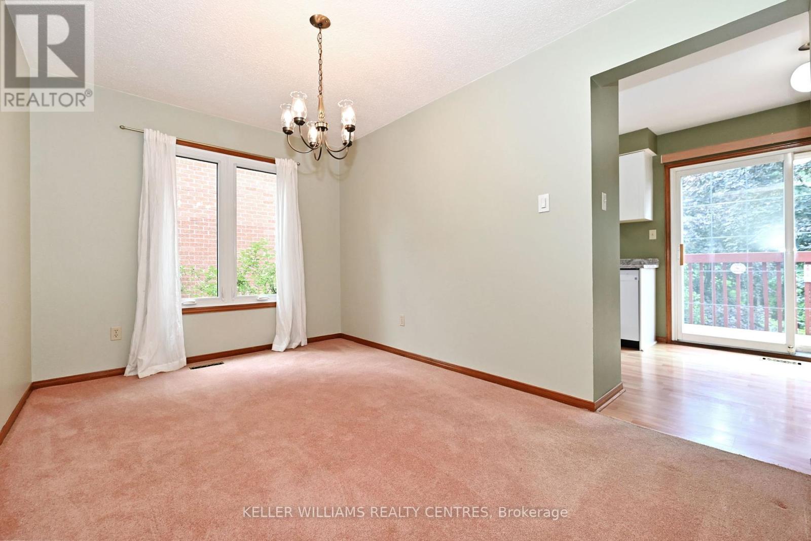 16 Lanewood Drive, Aurora, Ontario  L4G 4T7 - Photo 19 - N12436277