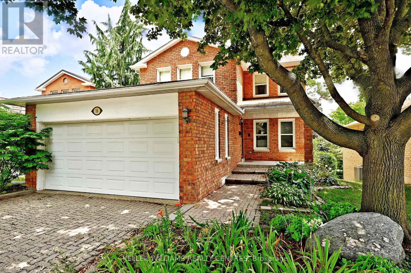 16 Lanewood Drive, Aurora, Ontario  L4G 4T7 - Photo 3 - N12436277