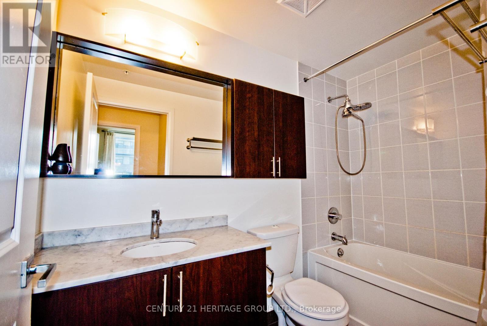 209 - 85 North Park Road, Vaughan, Ontario  L4J 0H9 - Photo 10 - N12436285
