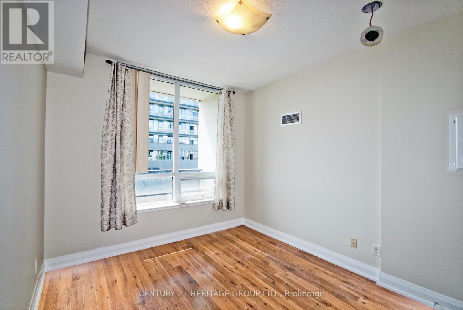 209 - 85 North Park Road, Vaughan, Ontario  L4J 0H9 - Photo 8 - N12436285