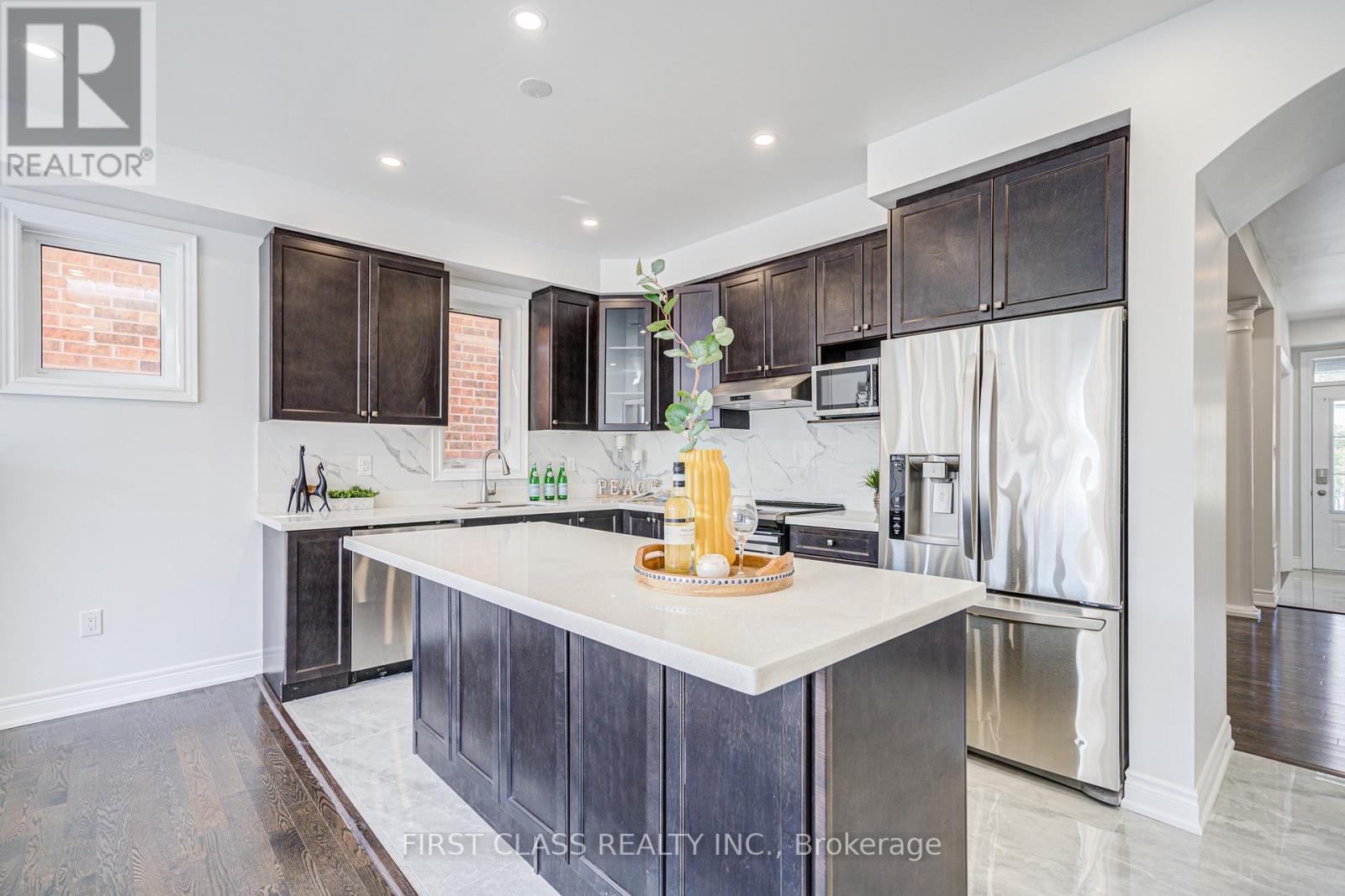 77 Diamond Jubilee Drive, Markham, Ontario  L6B 0Y5 - Photo 13 - N12436300