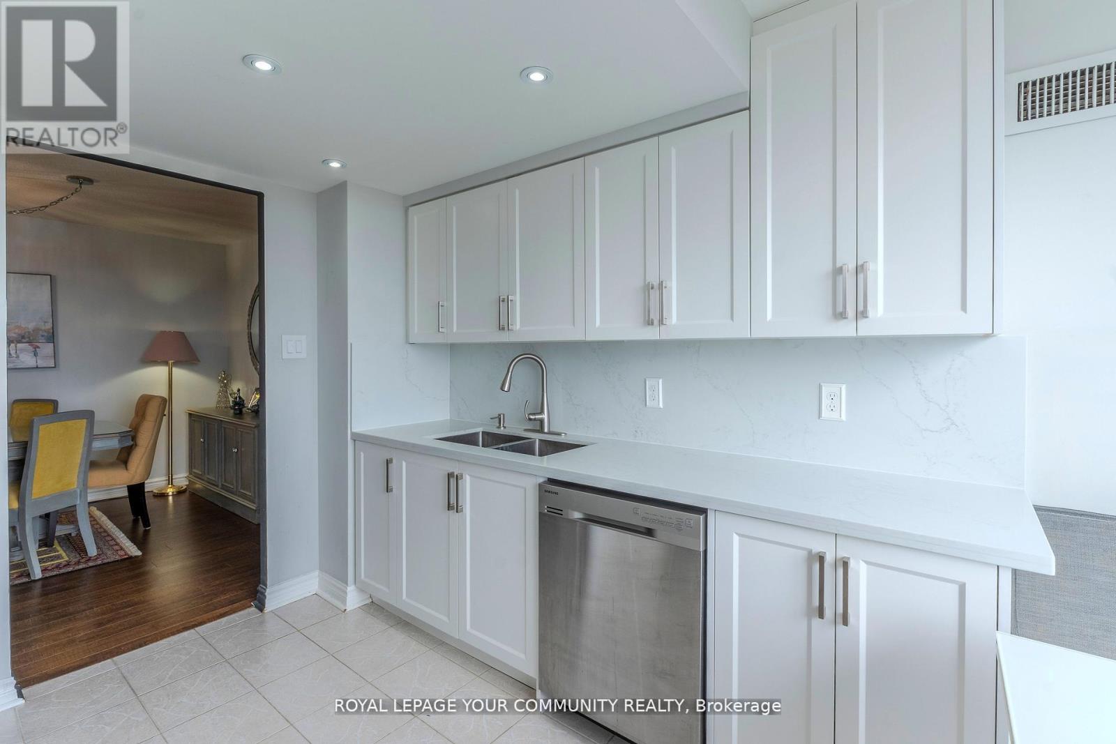 1002 - 8501 Bayview Avenue, Richmond Hill, Ontario  L4B 3J7 - Photo 13 - N12436305