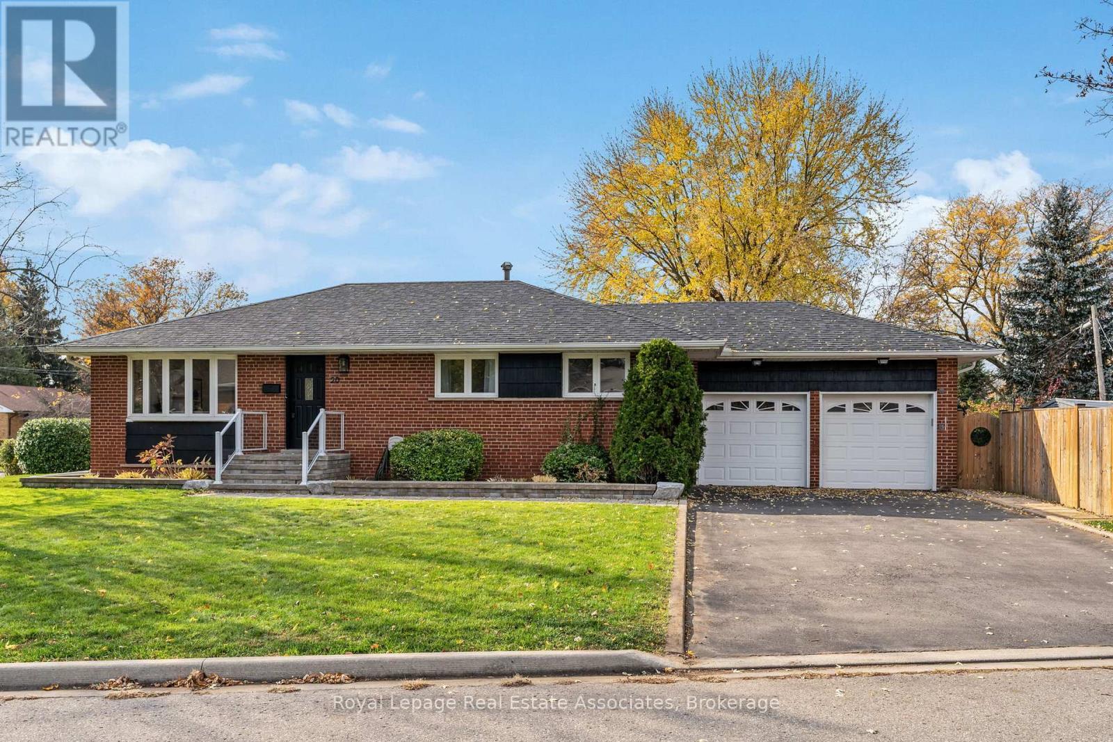 20 SUBURBAN DRIVE, Mississauga, Ontario