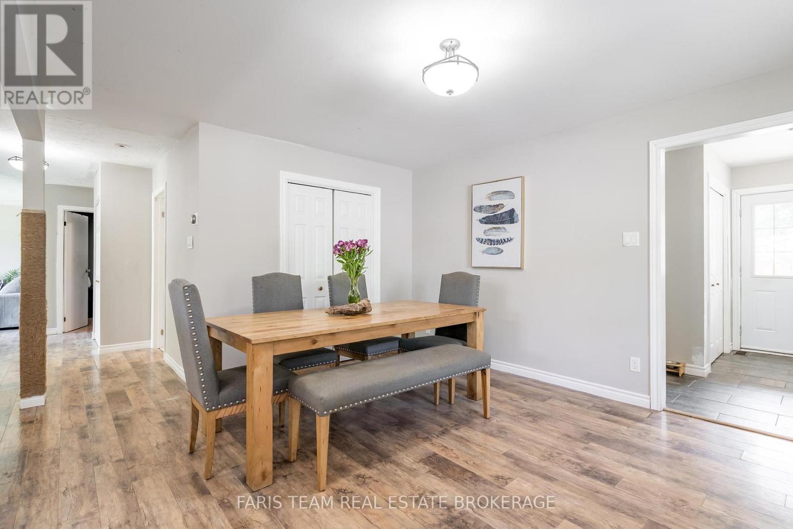 136 Poyntz Street, Penetanguishene, Ontario  L9M 1P4 - Photo 10 - S12436259