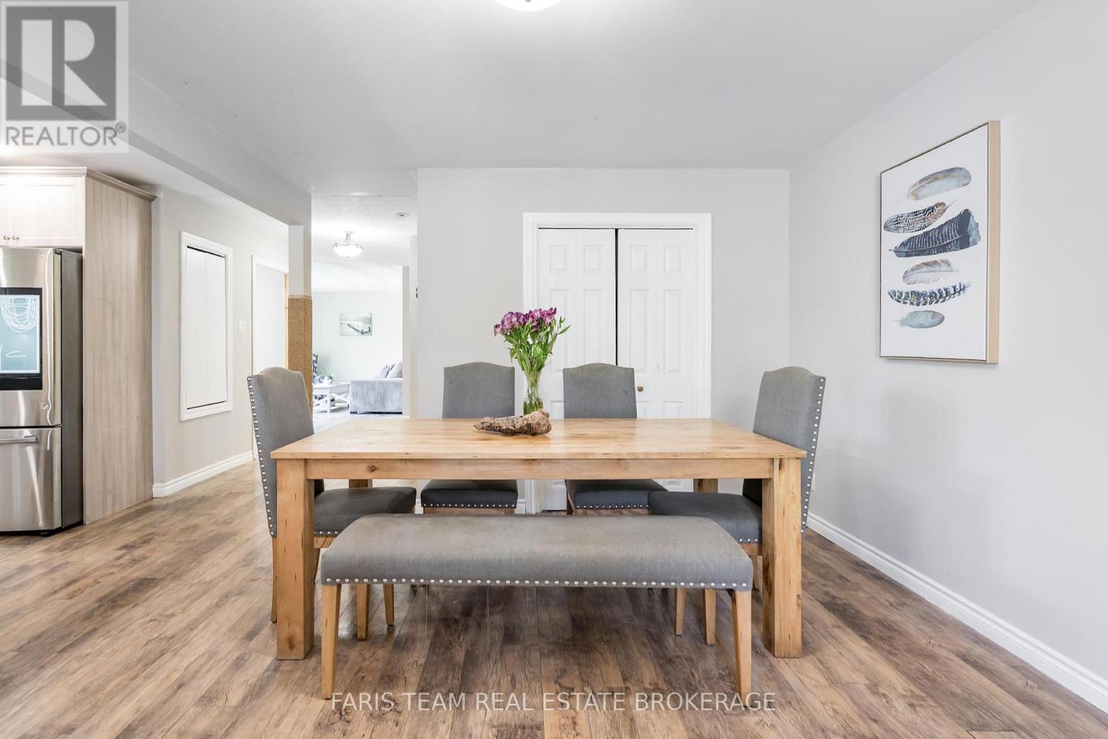 136 Poyntz Street, Penetanguishene, Ontario  L9M 1P4 - Photo 11 - S12436259