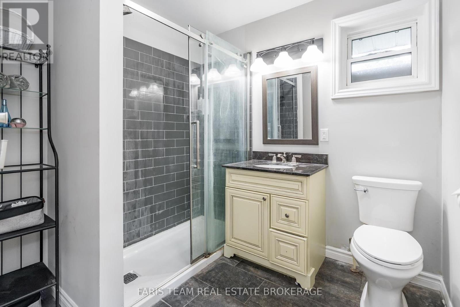 136 Poyntz Street, Penetanguishene, Ontario  L9M 1P4 - Photo 17 - S12436259