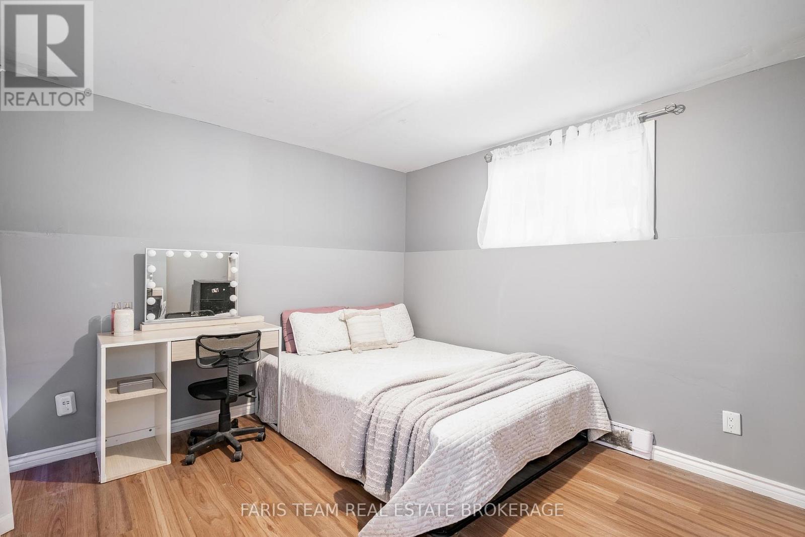 136 Poyntz Street, Penetanguishene, Ontario  L9M 1P4 - Photo 27 - S12436259