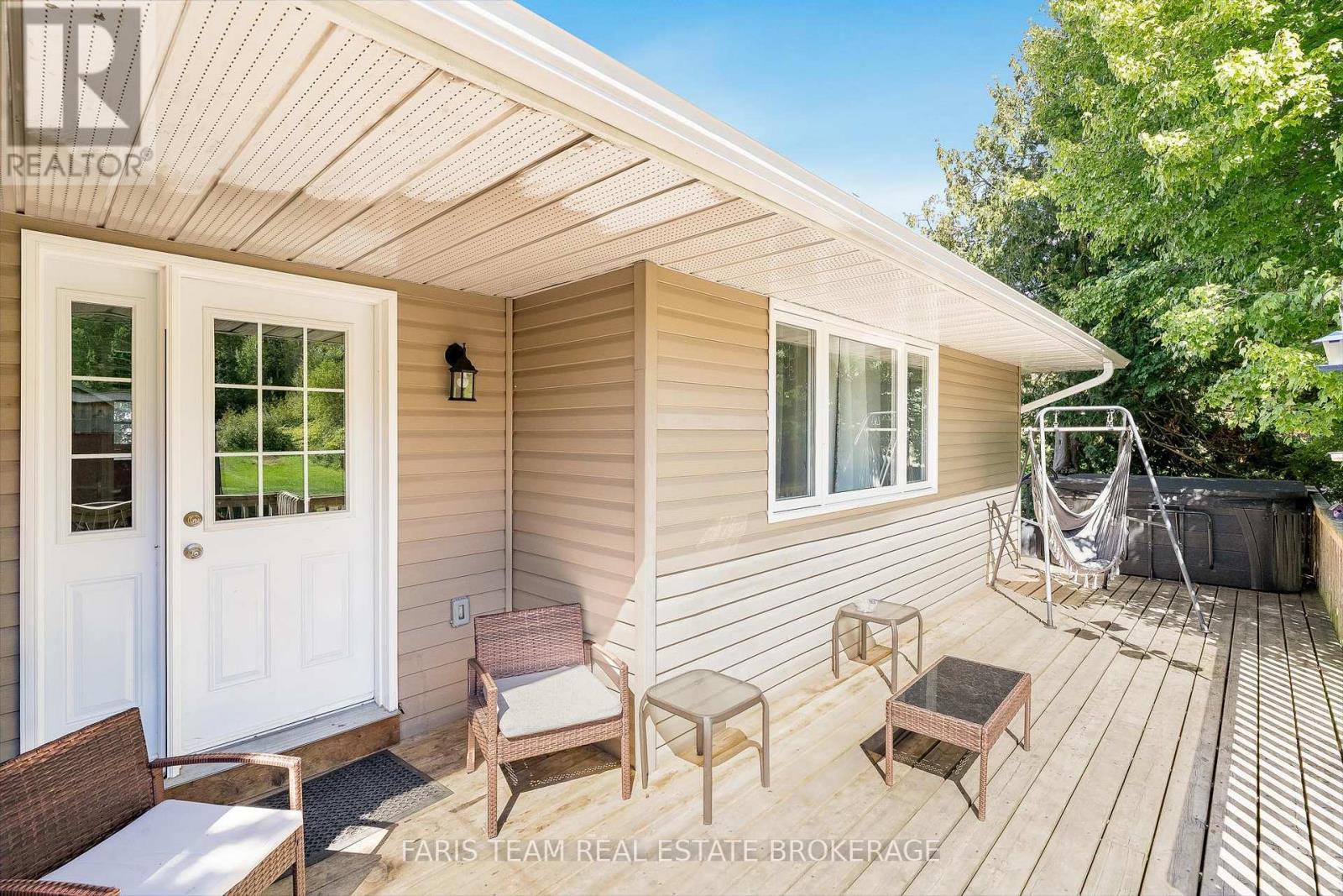 136 Poyntz Street, Penetanguishene, Ontario  L9M 1P4 - Photo 30 - S12436259